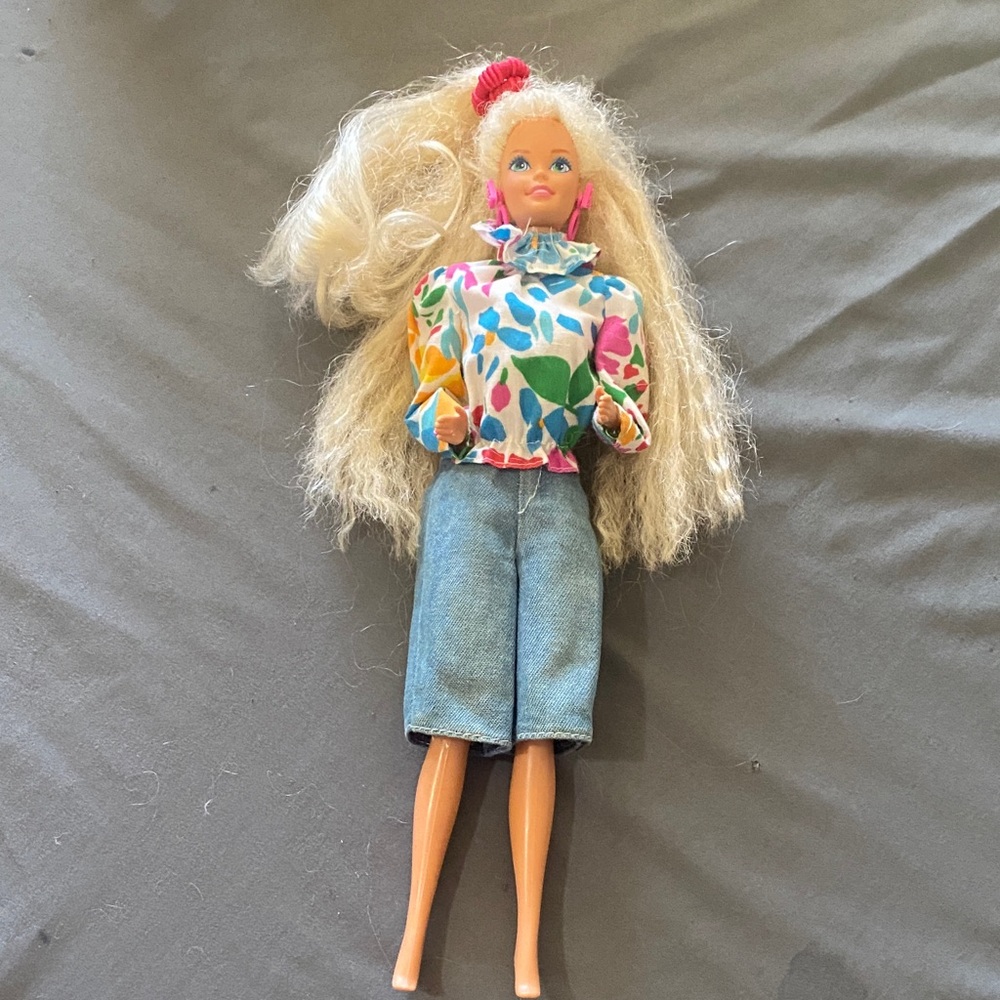 ✨ Vintage 1992 Barbie – Crimped Hair & Original Jewelry ✨